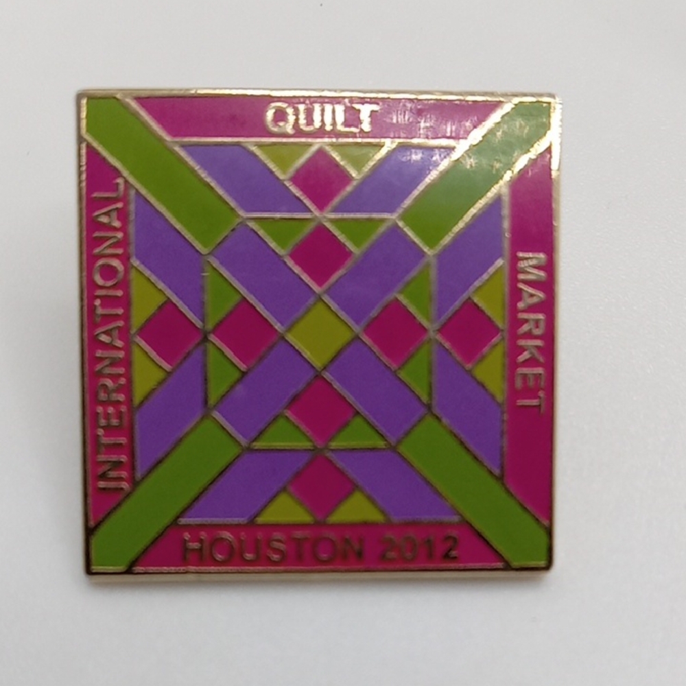 International Quilt Market Pin
